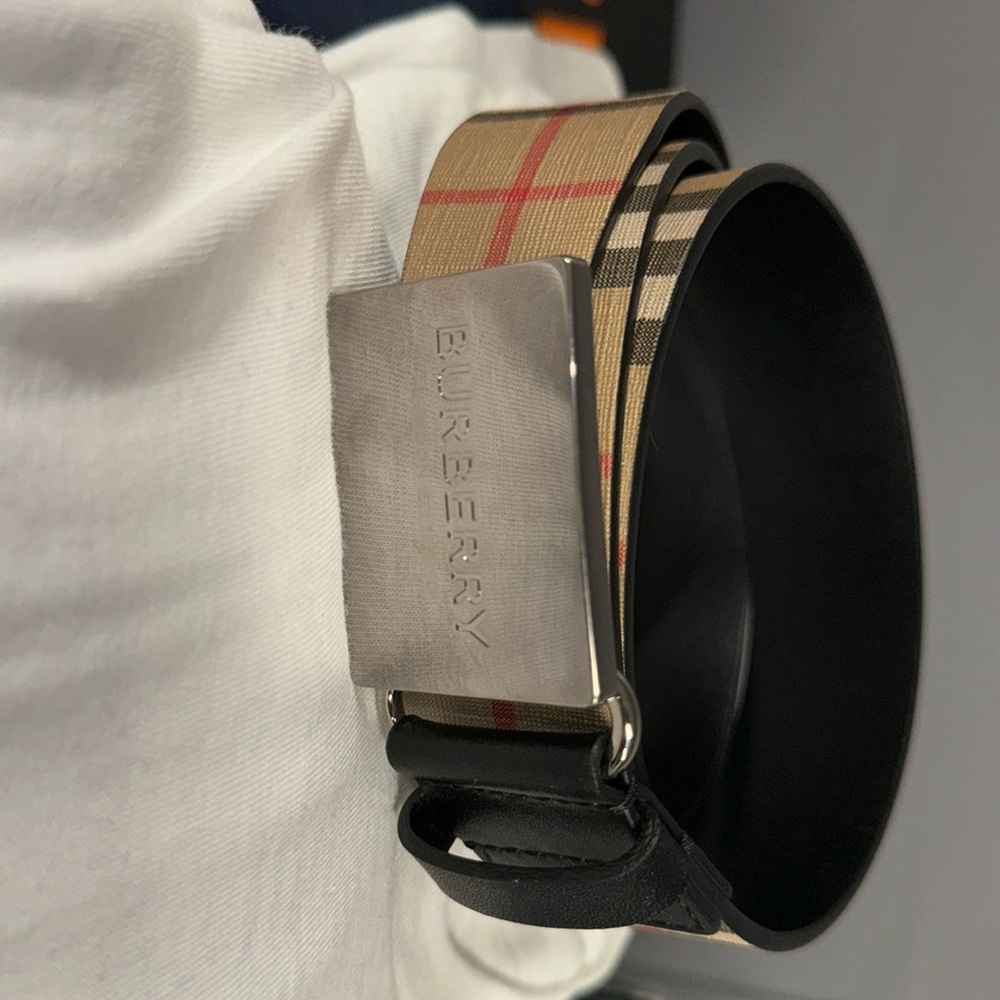 Real Burberry belt never used or worn